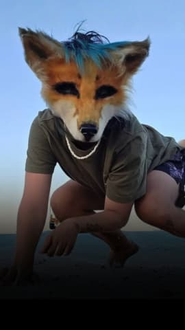 Ilustración de un therian zorro en shifts